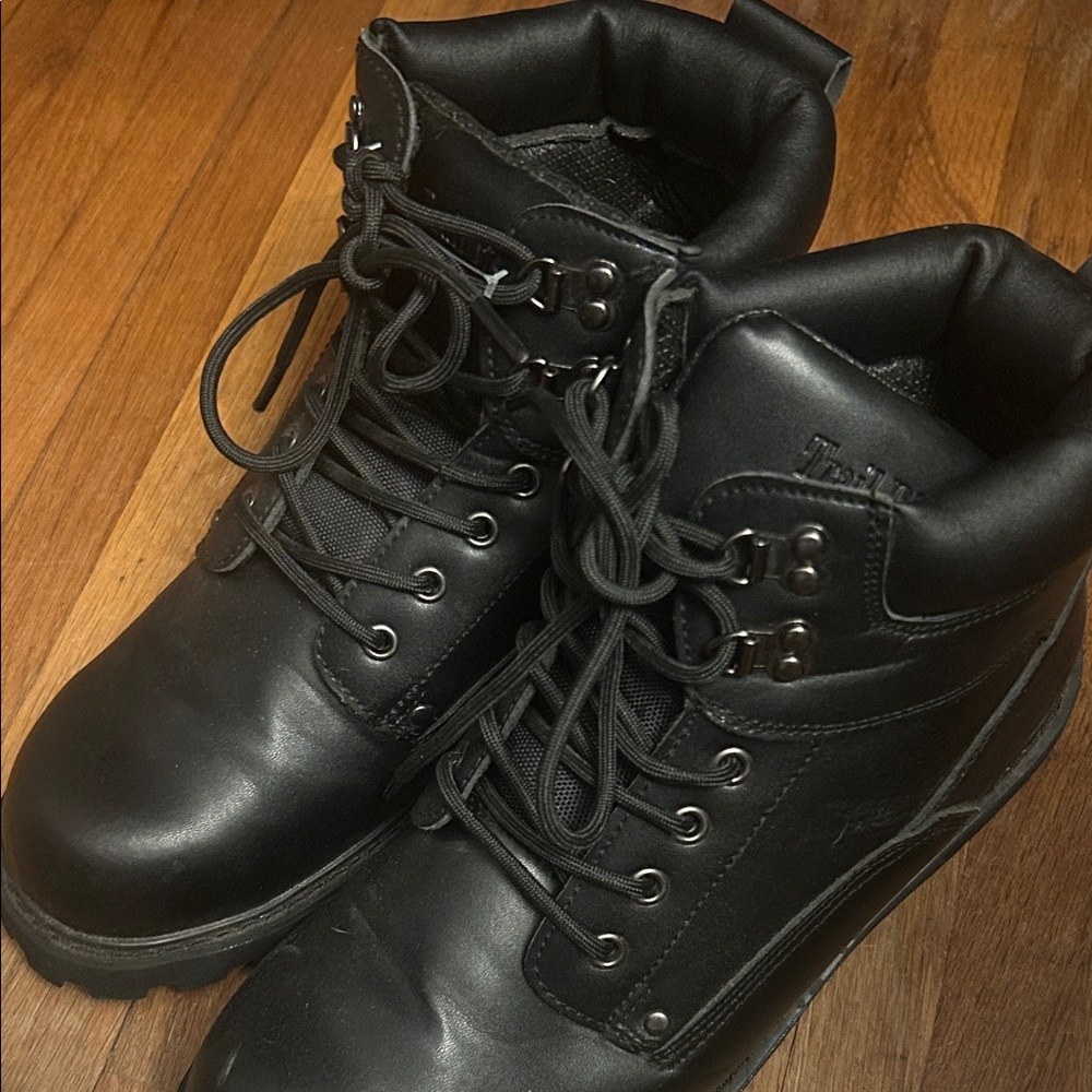 Trail River black composite toe boots